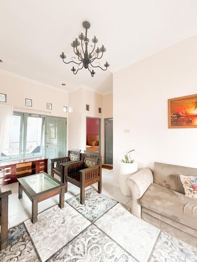 Homestay Kamar Tamu Gedongkiwo ยอกยาการ์ตา ภายนอก รูปภาพ