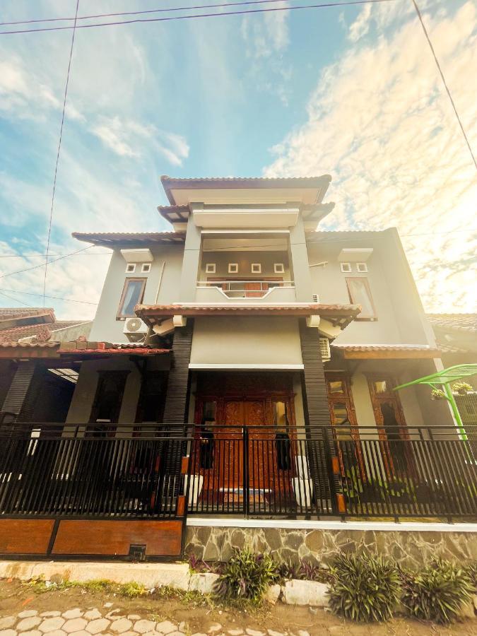 Homestay Kamar Tamu Gedongkiwo ยอกยาการ์ตา ภายนอก รูปภาพ